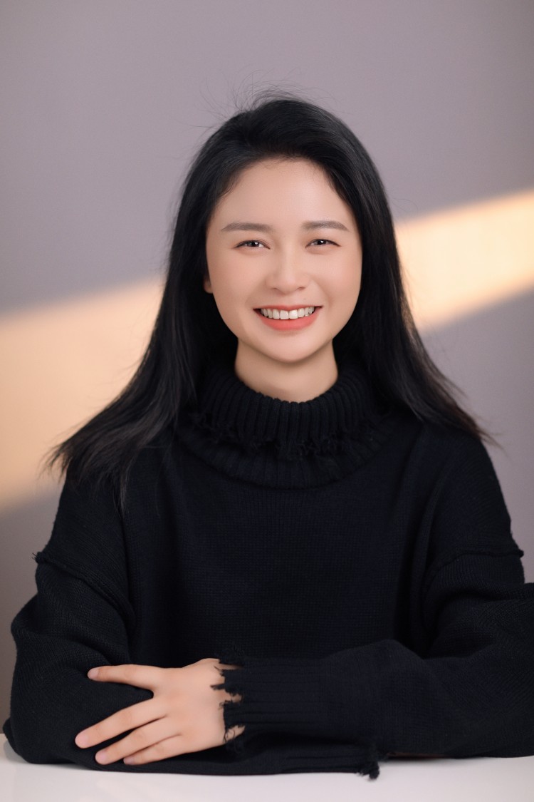 网络与新媒体-罗江琴-照片.jpg