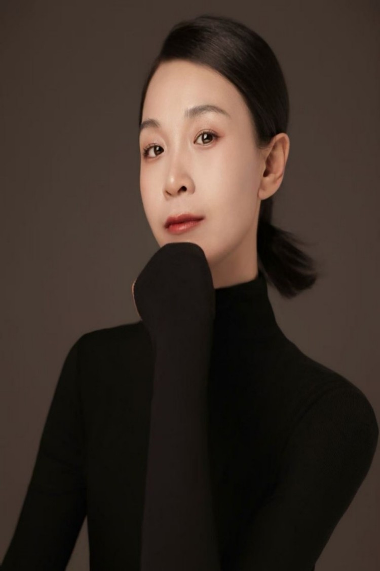 艺术学院-李丽丽-照片.jpg